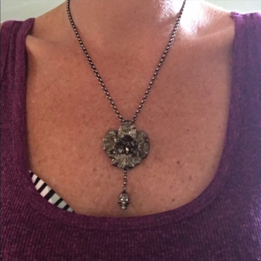 Alexander McQueen Iris and Skull Necklace - Picture 15 of 17